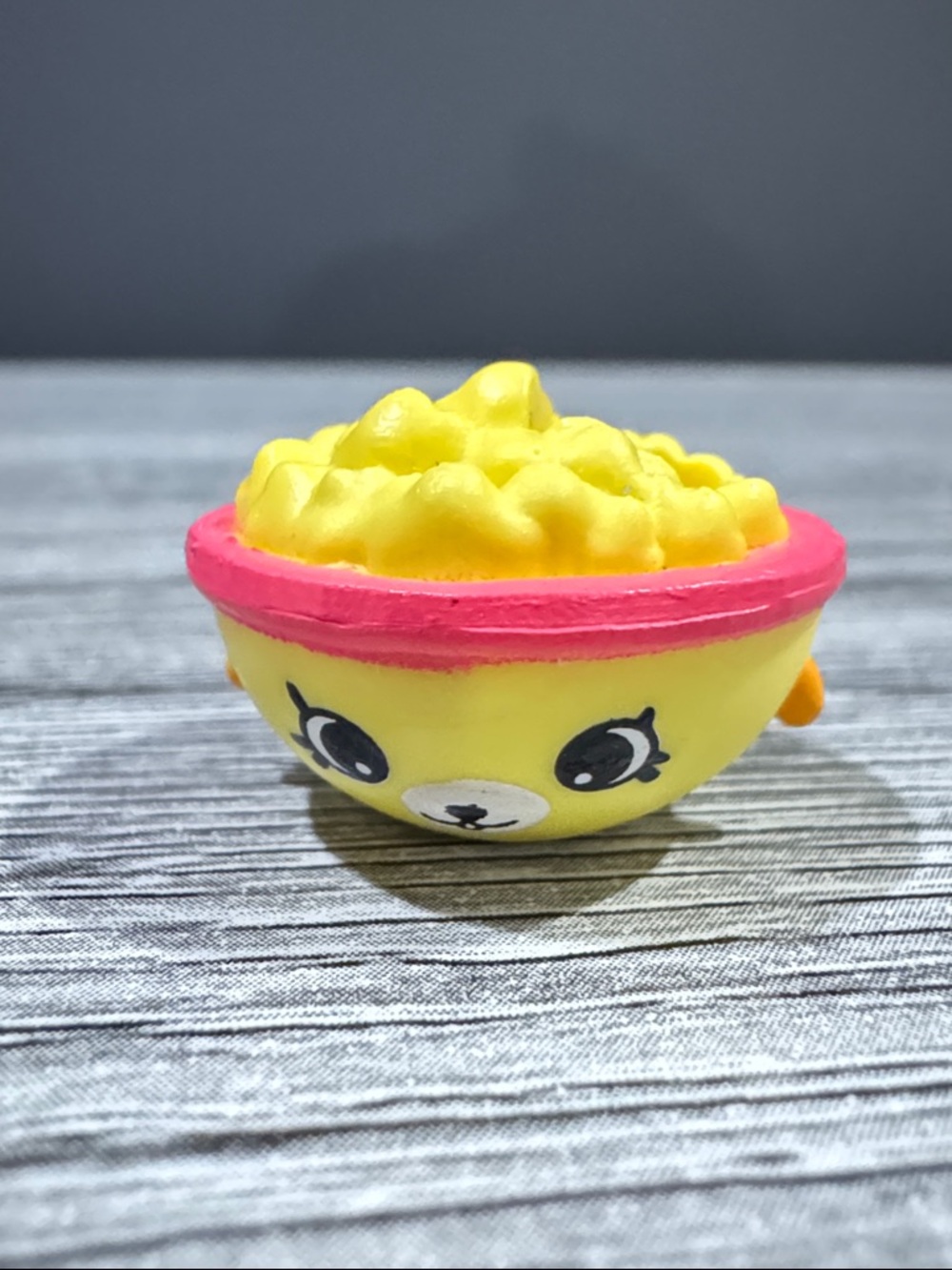 Shopkins | Happy Places Happy Home: Puppy Parlor Popcorn Bowl - Mini Figure